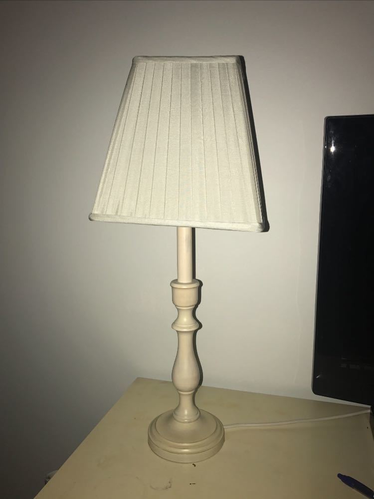 2 x shabby chic Laura Ashley lamps in london
