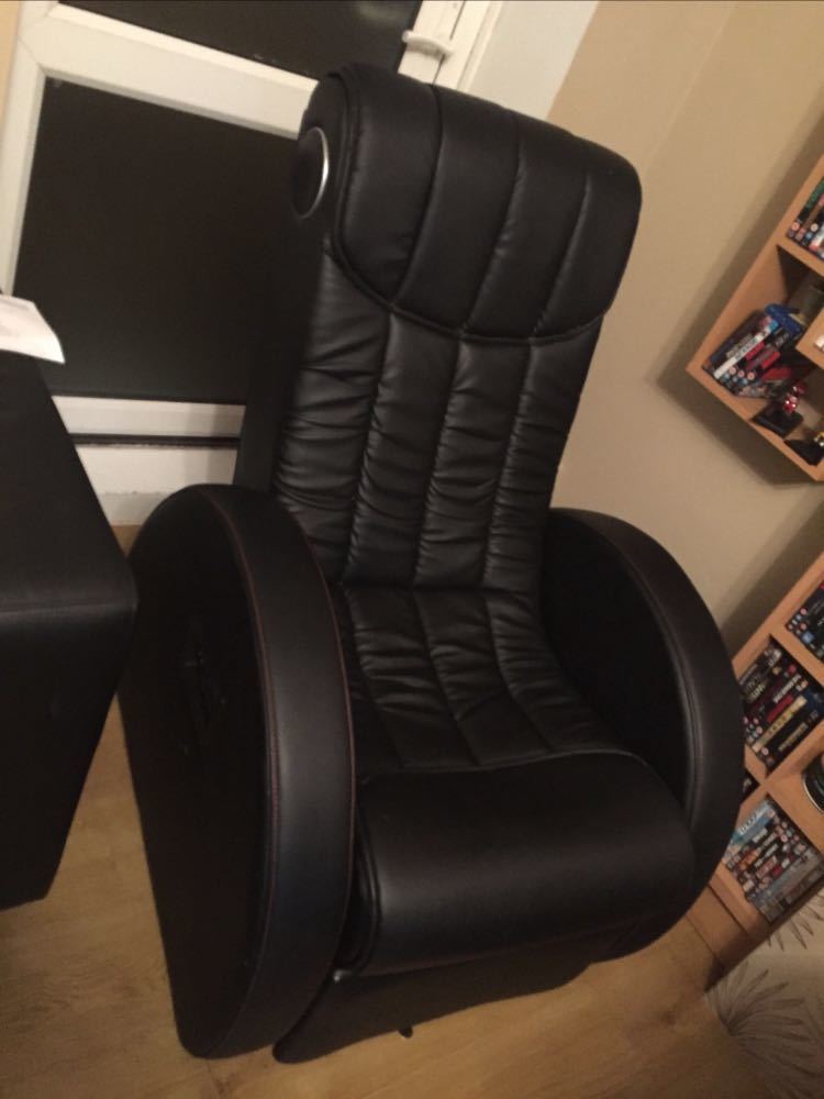 BLack leather GAMING chair new in london