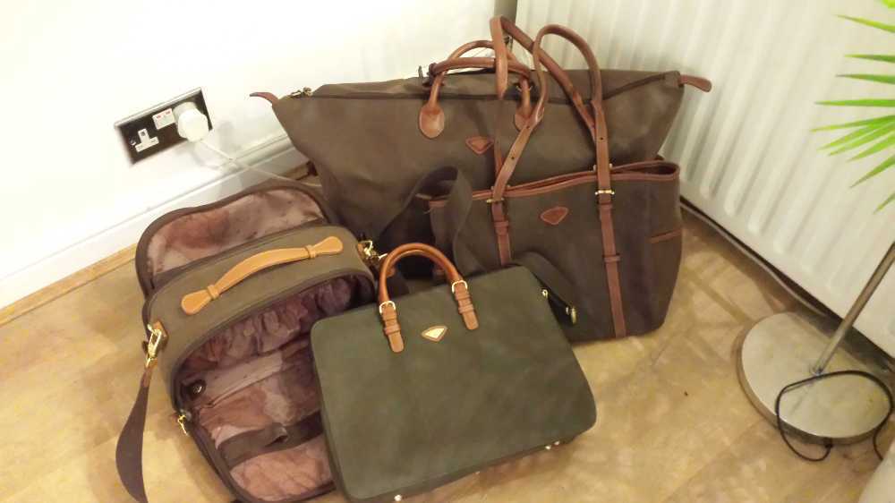 Jump uppsala luggage set in london