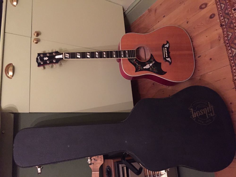 Left handed Gibson Dove in london