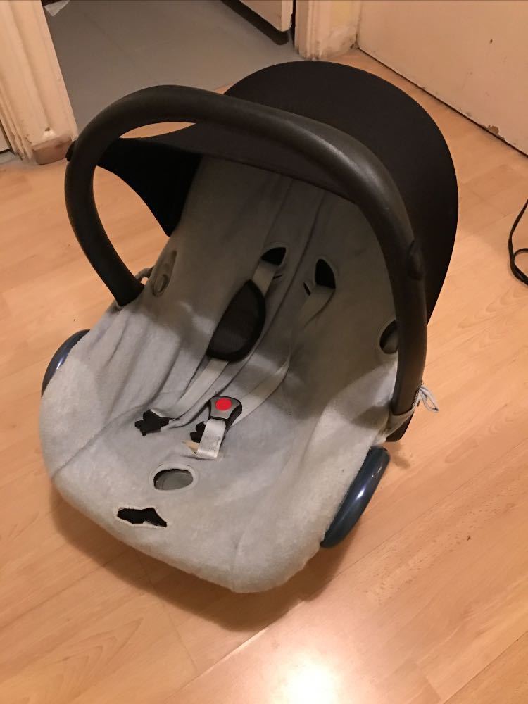 Maxi cosi baby car seat for bugaboo bee in london