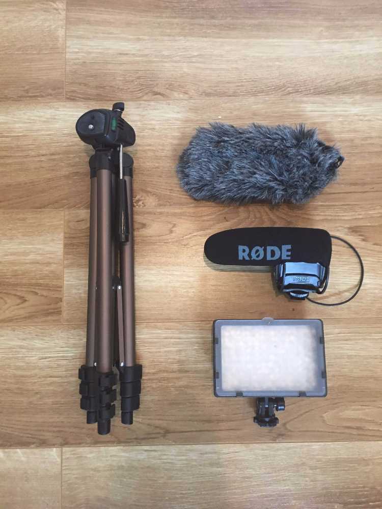 Mobile DSLR Video kit (Tripod + Rode VideoMic Pro + Light) in london