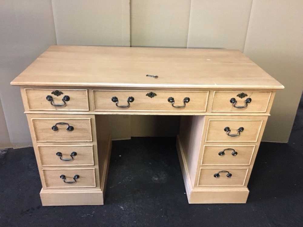 office desk in london