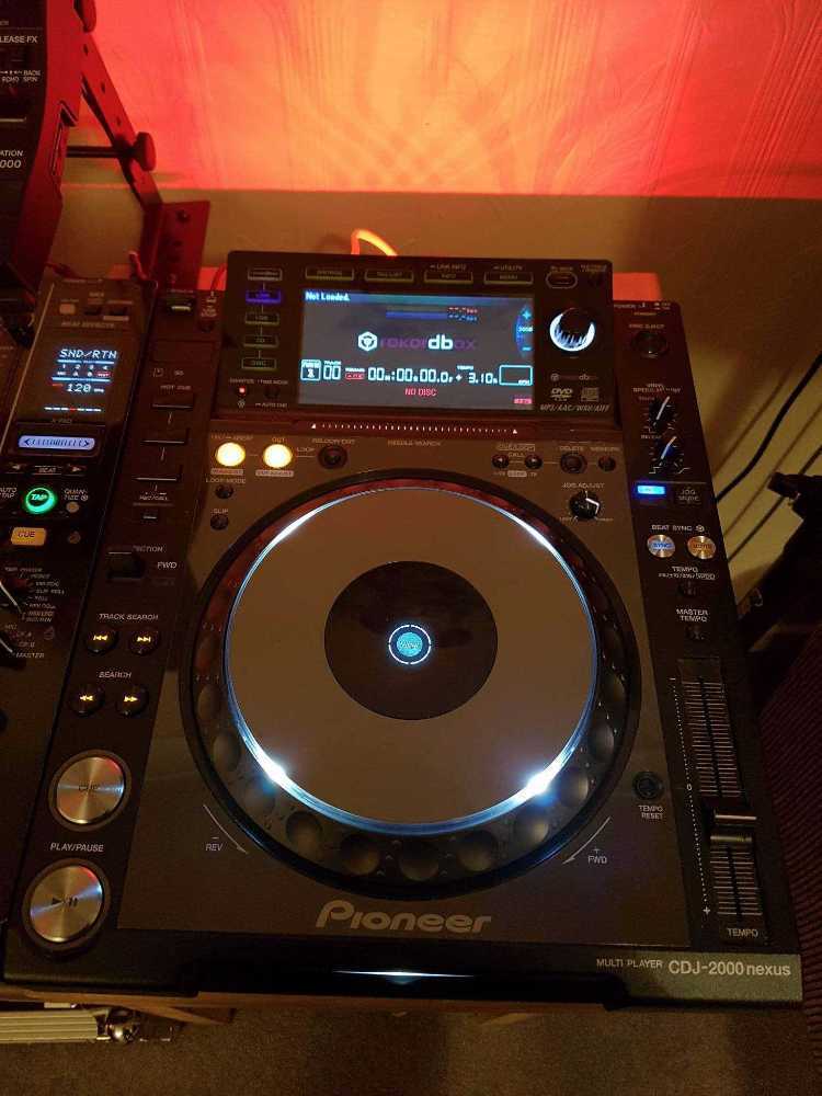 Pioneer CDJ 2000 Nexus (Pair) in london