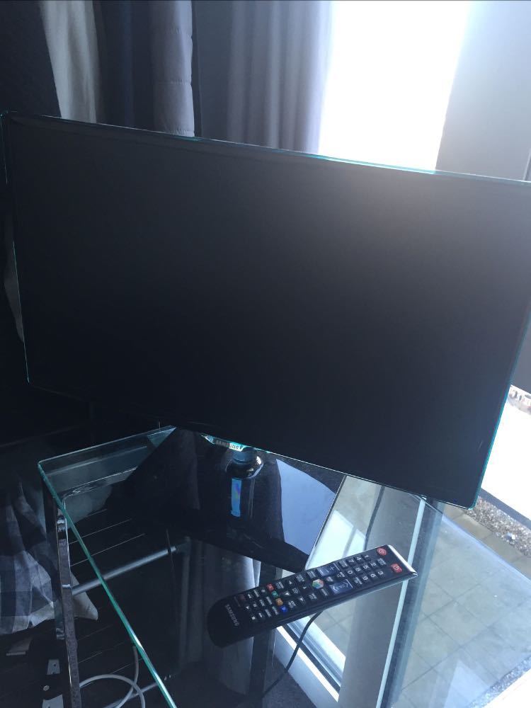 Samsung Smart TV 18inch in london