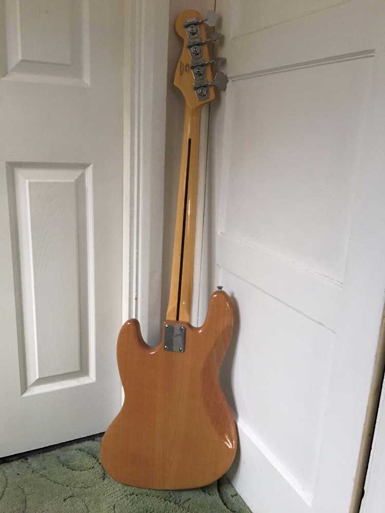 Squier by Fender Vintage Modified 70's Jazz Bass in london